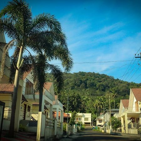 Nest Resorts Athirappilly Exterior photo